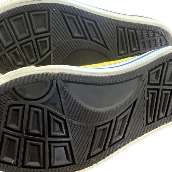 ❌FINAL SALE ❌ Kids size 25 yellow tennis shoes - Picture 5 of 6